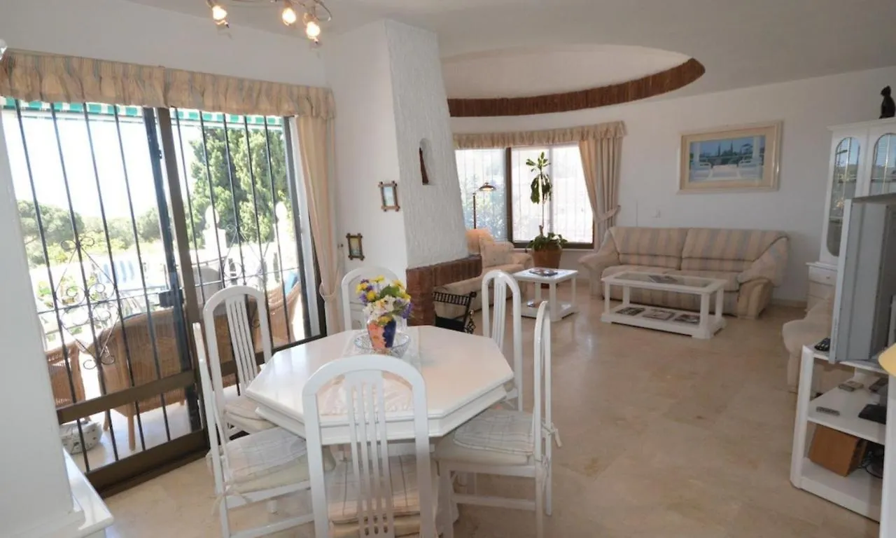 Beautiful 4-Bed Det Villa Private Pool Sea Views Mijas